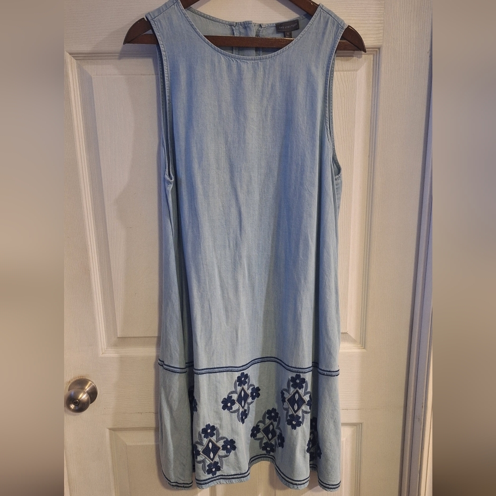 Sleeveless Chambray Embroidered Dress Size XL